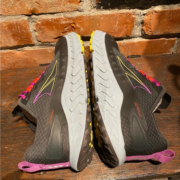 Altra Outroad 👟 Trail to Road 🏃‍♀️ - Picture 6 of 13